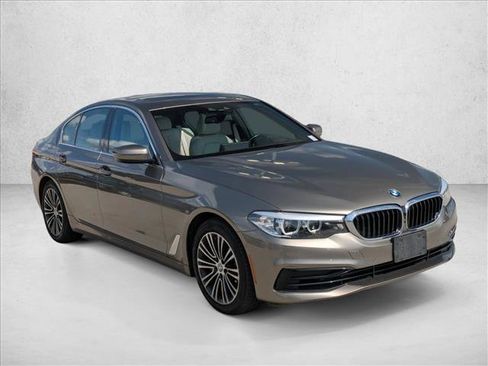 Used 2019 BMW 530e xDrive w/ Convenience Package AWD/4WD image 3