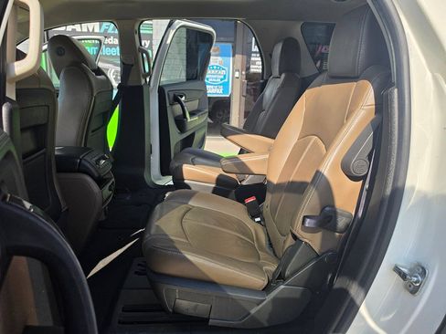 Used 2015 GMC Acadia SLT FWD image 21