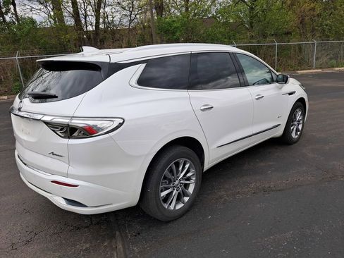 Used 2024 Buick Enclave Avenir w/ Avenir Technology Package AWD/4WD image 8