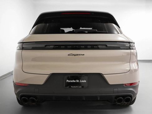 New 2025 Porsche Cayenne image 70