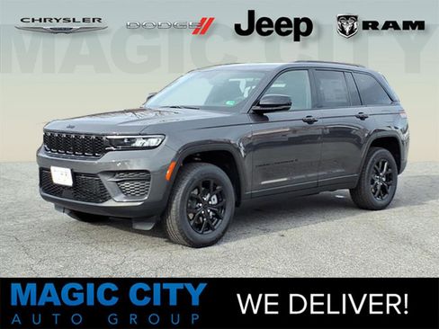 New 2025 Jeep Grand Cherokee Altitude image 1