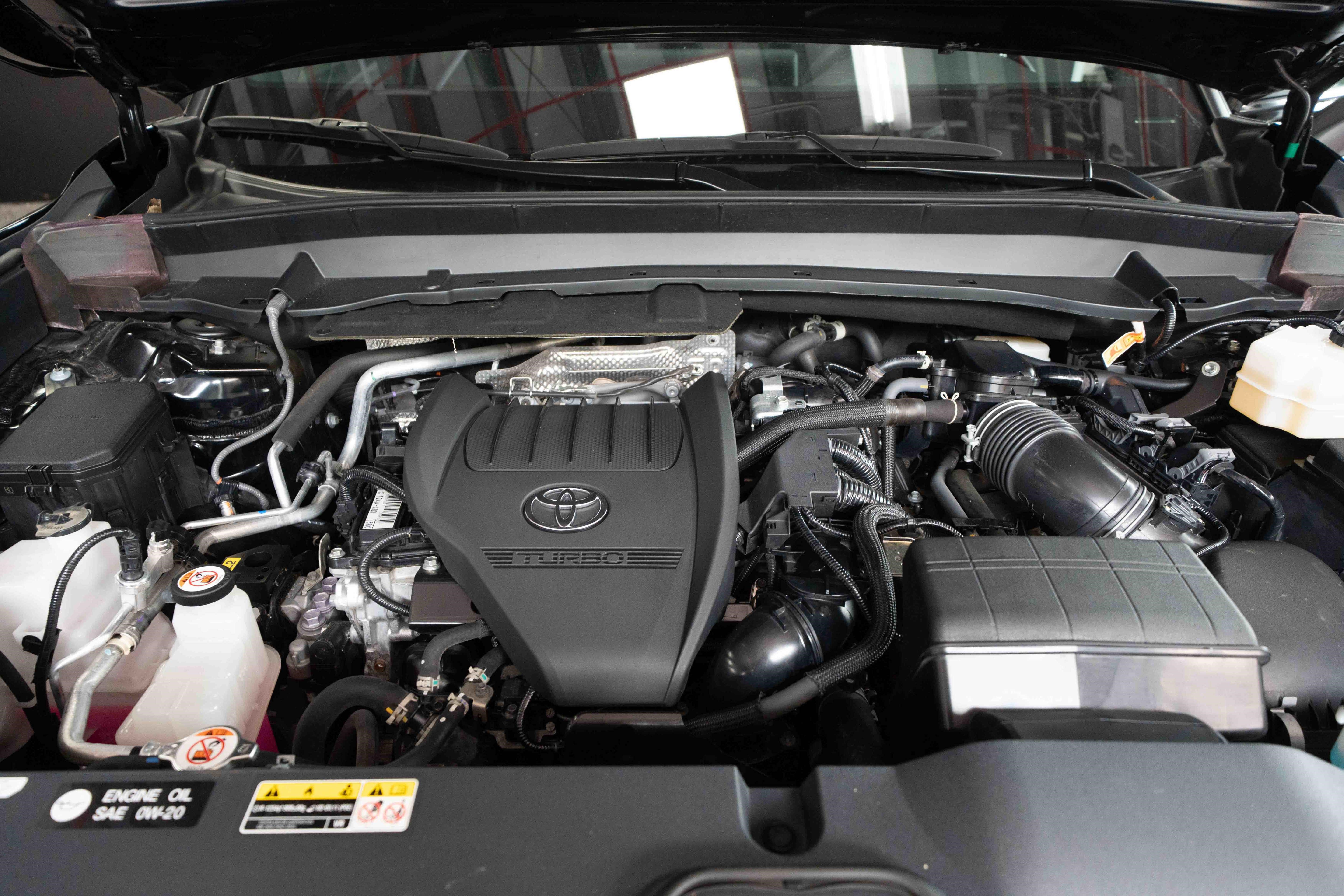 Used 2024 Toyota Grand Highlander AWD Hybrid image 32