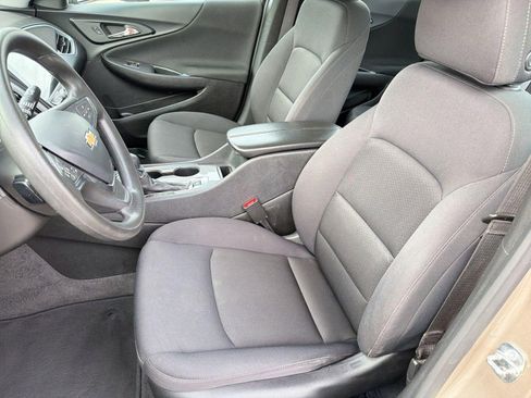 Used 2024 Chevrolet Malibu LT FWD image 5