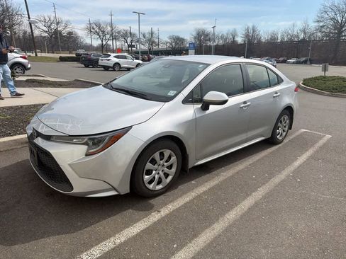 Used 2022 Toyota Corolla LE w/ Carpet Mat Package (TMS) image 3