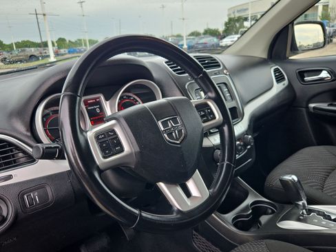 Used 2020 Dodge Journey SE w/ SE Popular Equipment Group FWD image 13