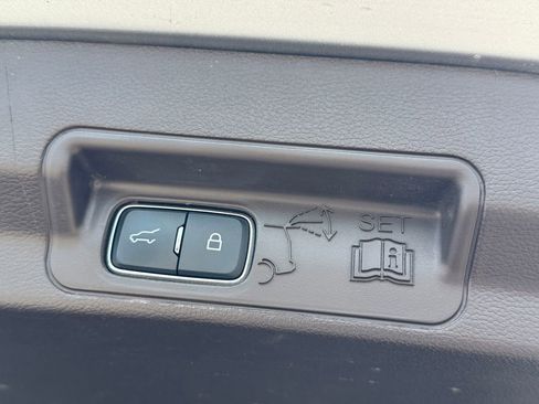 Used 2022 Ford Explorer King Ranch w/ Technology Package AWD/4WD image 32