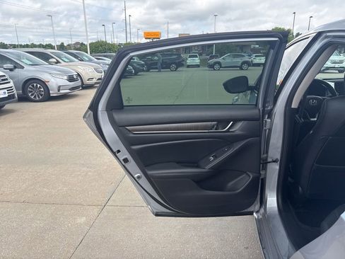Used 2022 Honda Accord Touring image 38