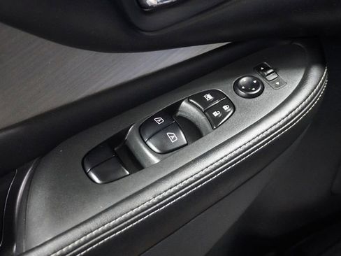 Used 2018 Nissan Murano SV image 27