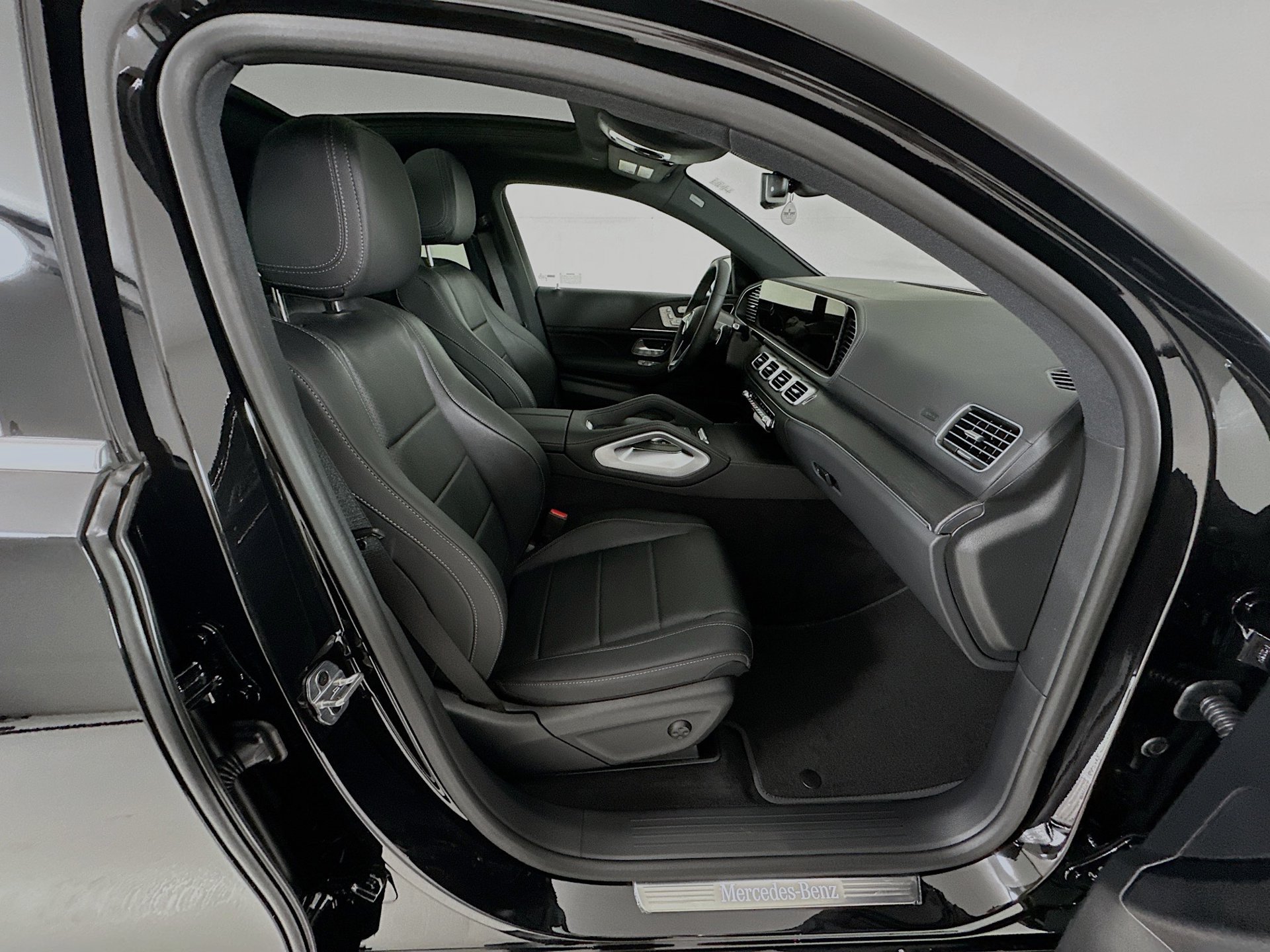 New 2026 Mercedes-Benz GLE 450 4MATIC Coupe image 32
