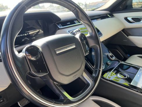 Used 2018 Land Rover Range Rover Velar R-Dynamic SE image 32