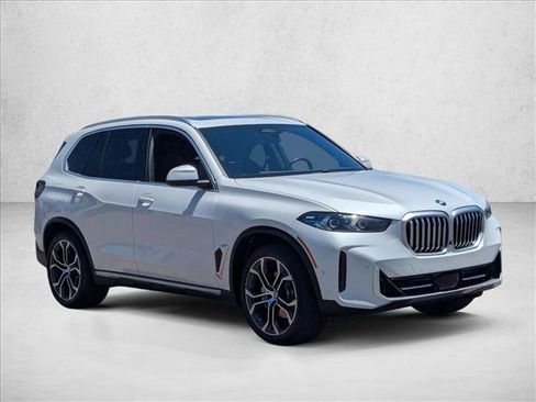 Used 2025 BMW X5 sDrive40i w/ Parking Assistance Package RWD image 3