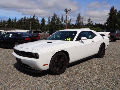 Used 2012 Dodge Challenger SXT Plus RWD image 5