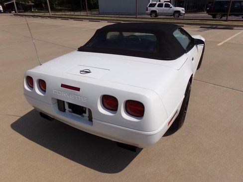 Used 1992 Chevrolet Corvette Convertible RWD image 29