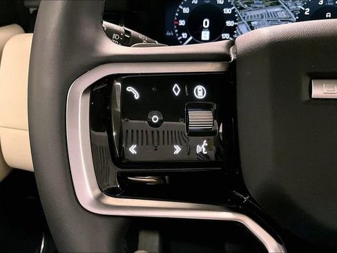 Certified 2025 Land Rover Discovery Sport S image 20