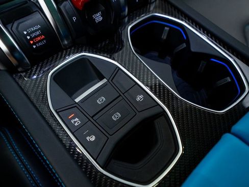 Used 2023 Lamborghini Urus Performante image 47