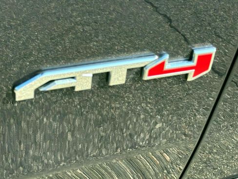 Used 2024 GMC Yukon AT4 w/ Technology Package AWD/4WD image 8