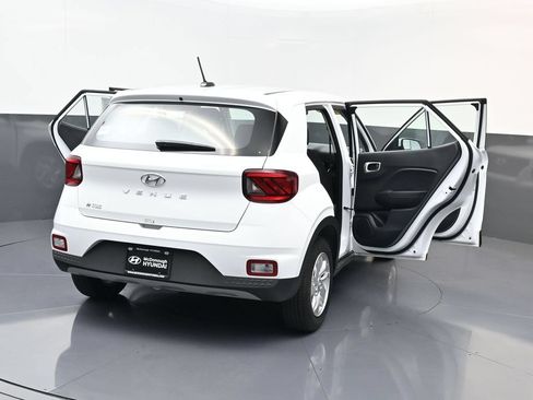 Certified 2026 Hyundai Venue SE FWD image 28