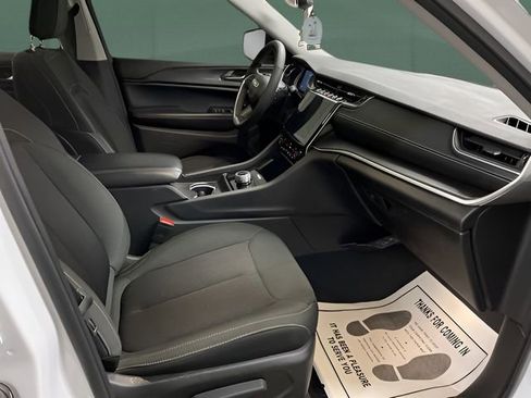 Used 2024 Jeep Grand Cherokee L Laredo w/ Luxury Tech Group I image 17