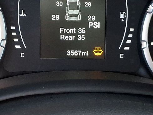 Used 2023 Jeep Renegade Latitude image 20