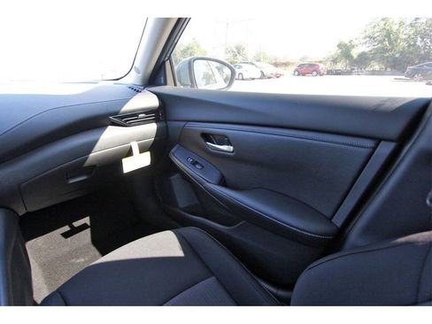 New 2025 Nissan Sentra SV image 8