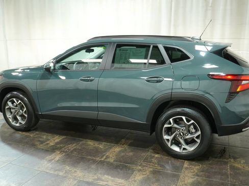 Used 2025 Chevrolet Trax LT w/ Driver Confidence Package FWD image 7