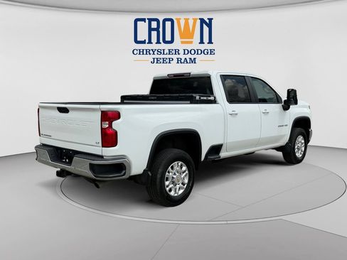 Used 2024 Chevrolet Silverado 2500 LT AWD/4WD image 3
