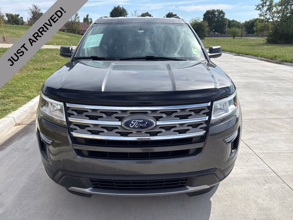 Used 2018 Ford Explorer XLT AWD/4WD image 2