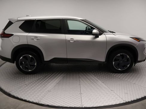 Used 2025 Nissan Rogue SV FWD image 7