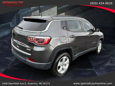 Used 2018 Jeep Compass Latitude w/ Cold Weather Group AWD/4WD image 9