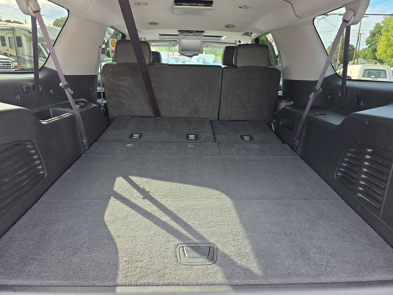 Used 2015 Chevrolet Suburban LT w/ Luxury Package AWD/4WD image 29