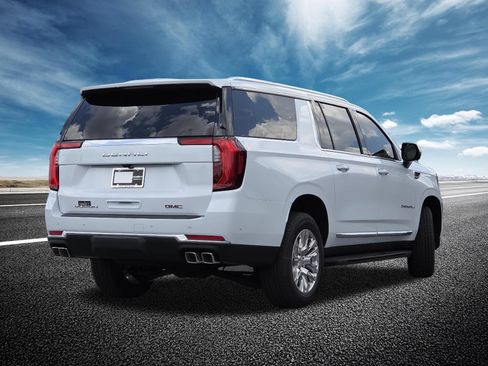 New 2026 GMC Yukon XL Denali w/ LPO, Floor Liner Package AWD/4WD image 19