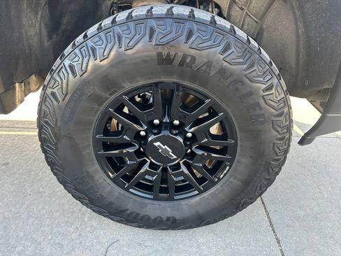 Certified 2024 Chevrolet Silverado 2500 ZR2 w/ Technology Package AWD/4WD image 40
