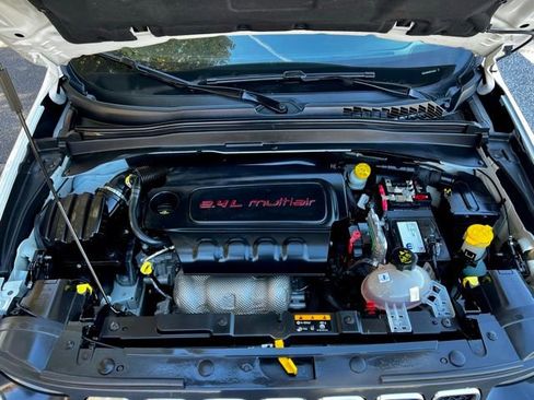 Used 2019 Jeep Renegade Latitude w/ UConnect 8.4 Nav Group image 47