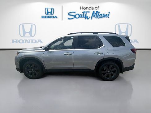 New 2026 Honda Pilot Sport image 4