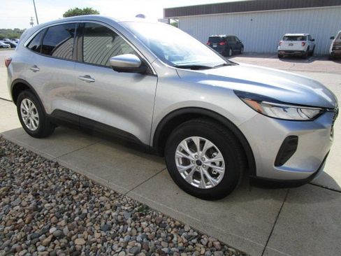 Used 2023 Ford Escape Active w/ Tech Pack #2 image 3