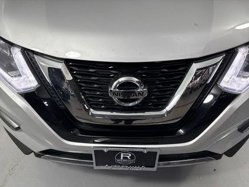 Used 2017 Nissan Rogue SV AWD/4WD image 25
