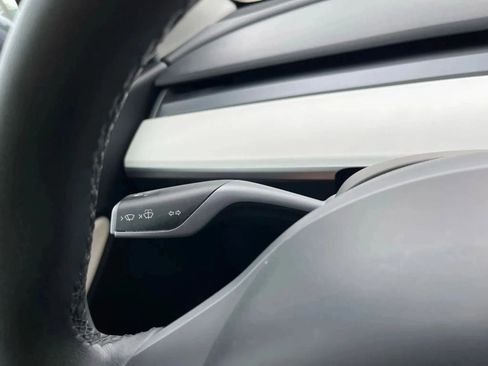 Used 2023 Tesla Model Y Long Range AWD/4WD image 21