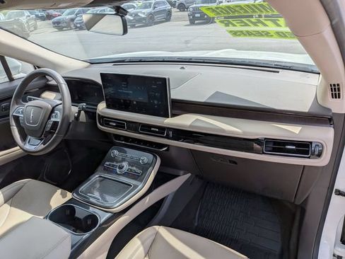 Used 2023 Lincoln Nautilus Reserve AWD/4WD image 24