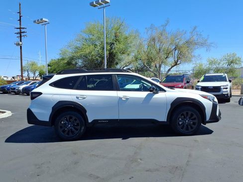 Used 2025 Subaru Outback Onyx Edition AWD/4WD image 9