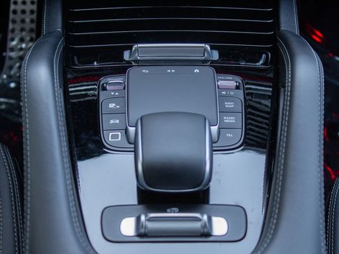 Used 2025 Mercedes-Benz GLE 53 AMG 4MATIC image 21