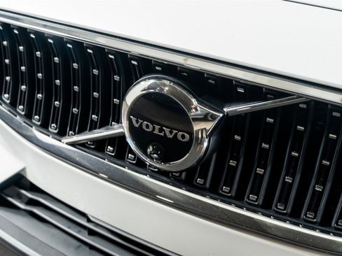 Used 2026 Volvo V60 B5 Cross Country Plus w/ Protection Package Premier image 23