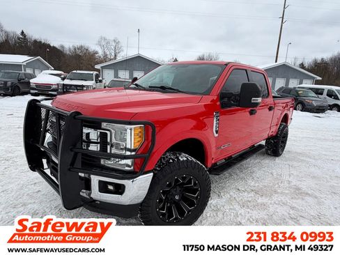 Used 2017 Ford F250 XLT w/ XLT Value Package image 1