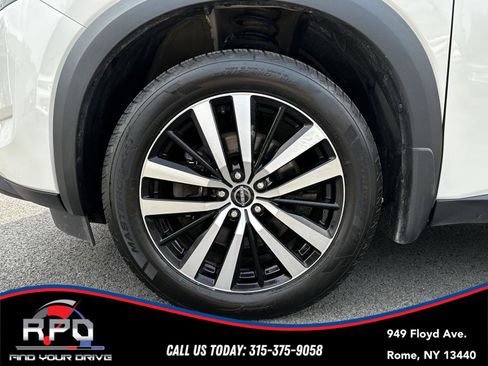 Used 2023 Nissan Pathfinder Platinum AWD/4WD image 10