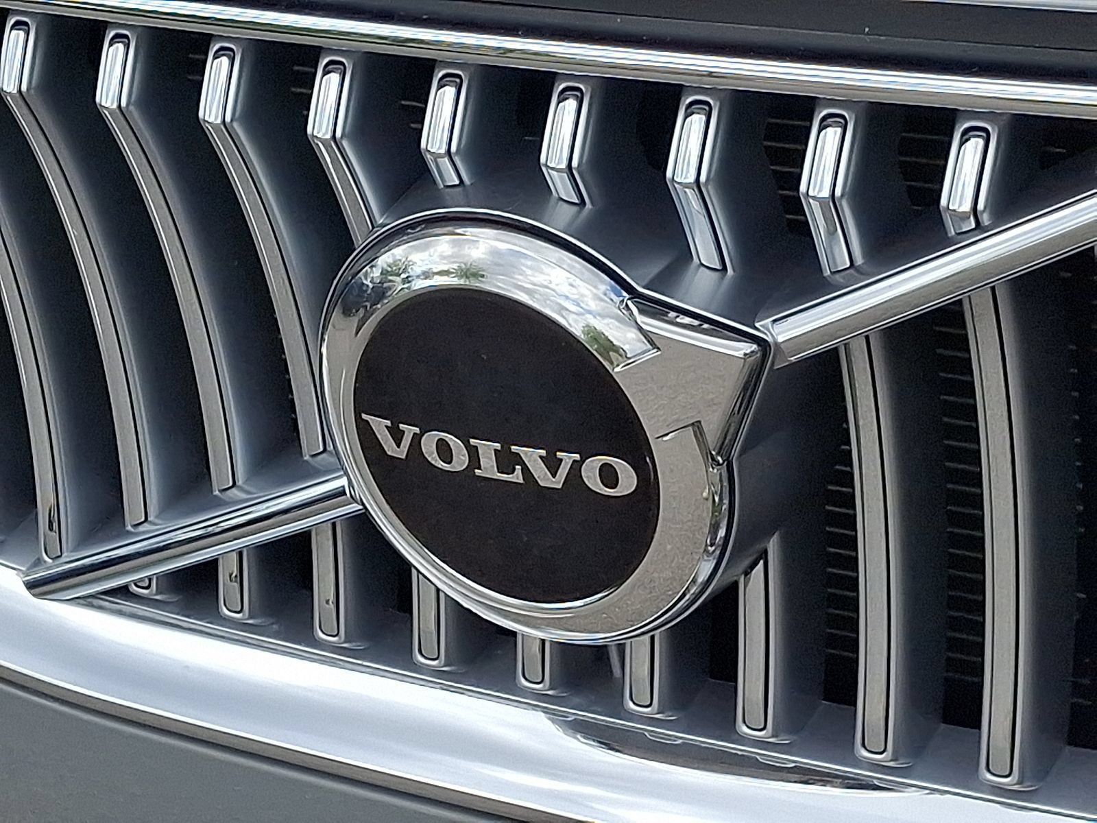 Used 2025 Volvo XC90 T8 Core w/ Protection Package AWD/4WD image 32