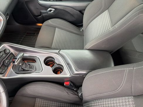Used 2020 Dodge Challenger SXT image 31