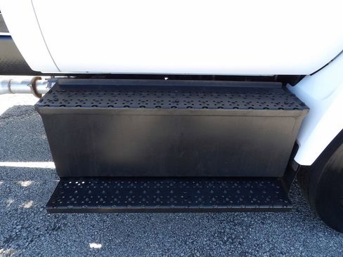 Used 2022 Ford F750 2WD Regular Cab Super Duty image 56