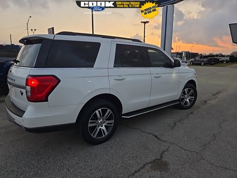 Used 2023 Ford Expedition XLT image 13
