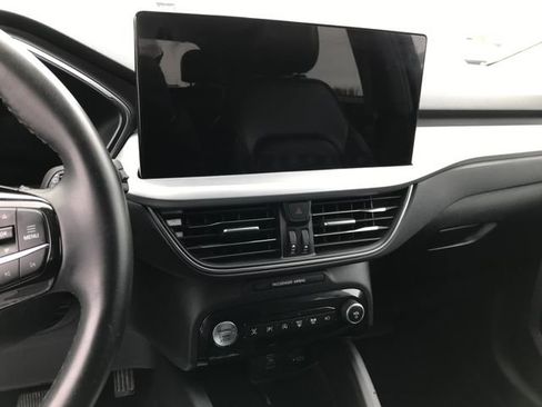 Used 2023 Ford Escape Platinum image 6