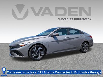 Used 2025 Hyundai Elantra Limited