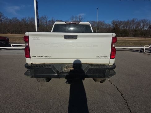Used 2023 Chevrolet Silverado 2500 Custom w/ Custom Convenience Package image 6